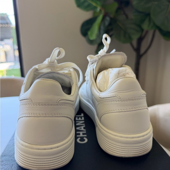 Chanel White Leather Low-Top Sneakers - Picture 9 of 11